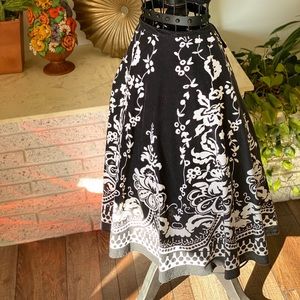 Awesome vintage long skirt!